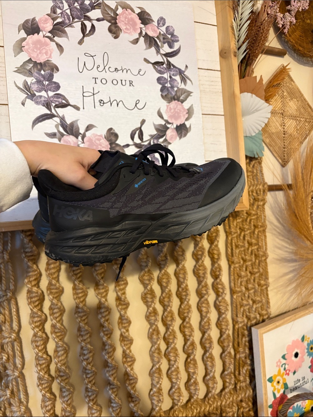 hoka speed goat 5 black size 7.5D
